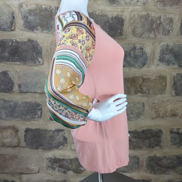 Les Amis Top Woman's Size Small Pink Raglan Sheer Sleeves Boho Print 3/4 Sleeve - Picture 5 of 14